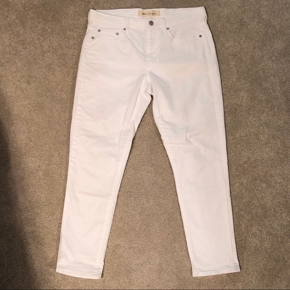 Gap Best Girlfriend White Jeans, Size 28